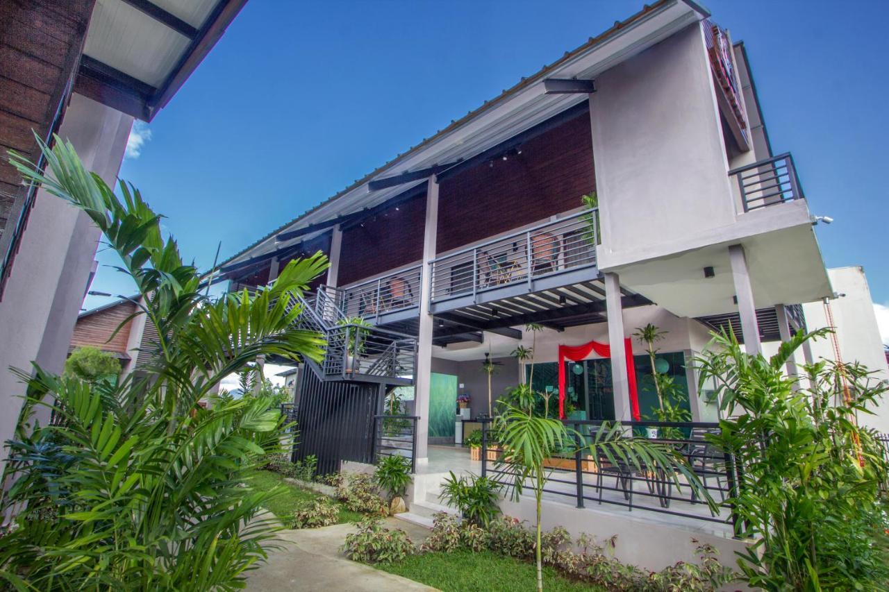 Villa Paddy Padang Mat Sirat Bagian luar foto
